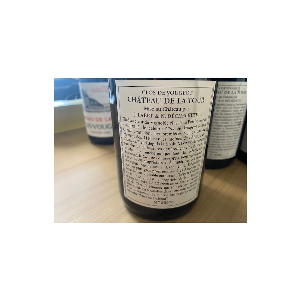 Château de la Tour Clos Vougeot Grand Cru rouge 2022 (3 bouteilles etiquettes tâchées)