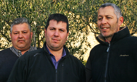 Jean-Marc, Pierre et Xavier Ravaille à l'Ermitage du Pic Saint Loup, grand vin du Languedoc